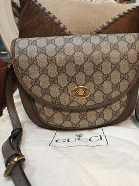 Gucci GG Vintage Saddle Shoulder Bag Purse